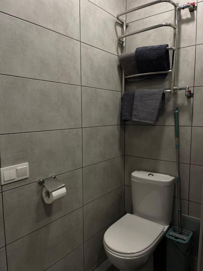 Лучшие Апартаменты В Самом Центре Города Cherkasy Ngoại thất bức ảnh